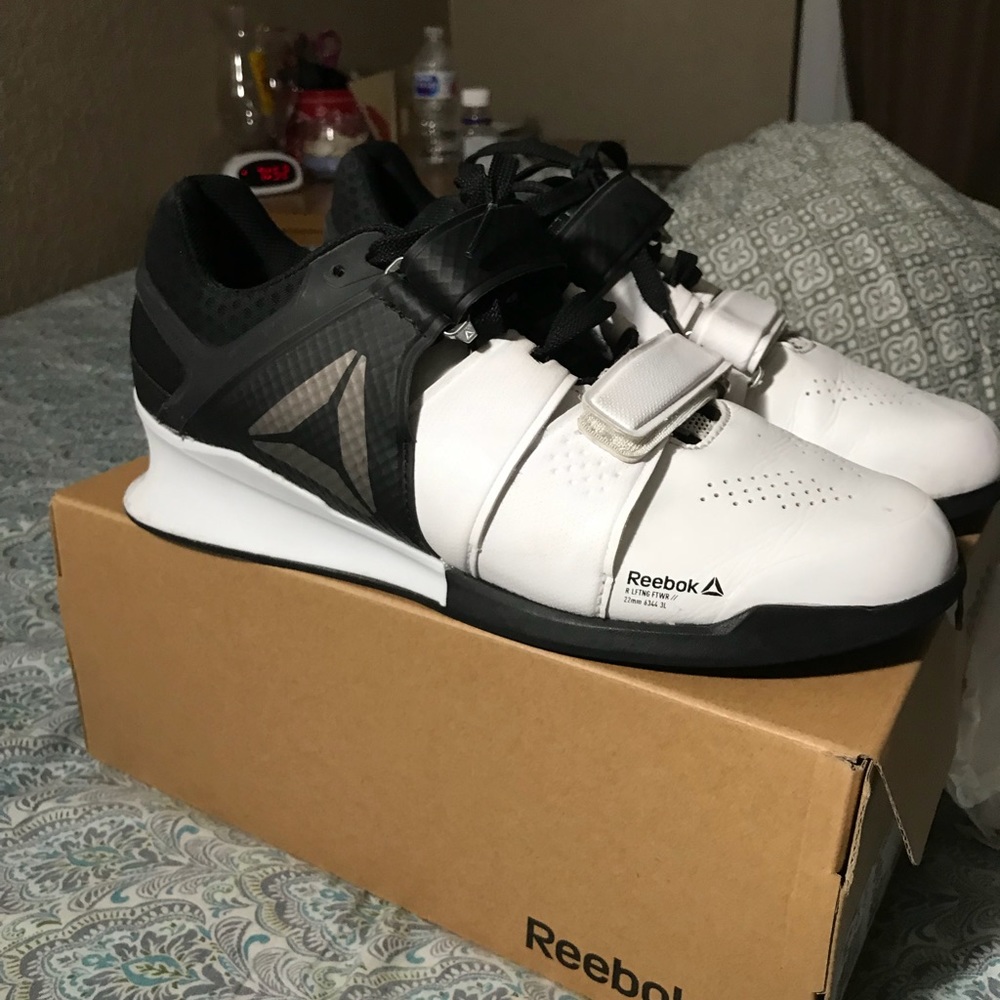 Rebook legacy lifters sz10